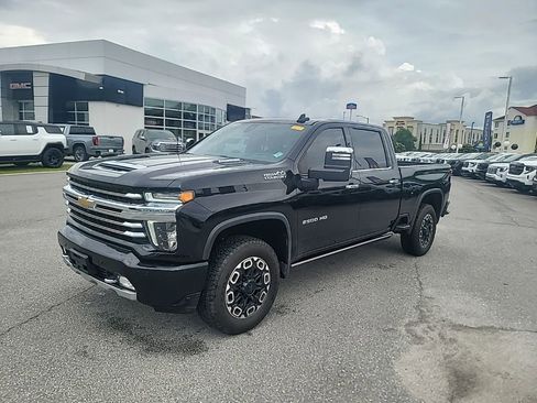 Used 2021 Chevrolet Silverado 2500 High Country w/ Z71 Off-Road Package AWD/4WD image 3