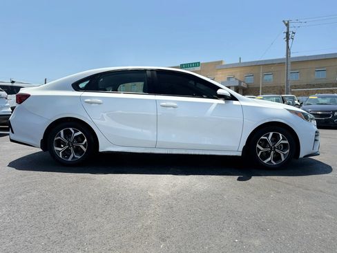 Used 2020 Kia Forte LXS FWD image 2