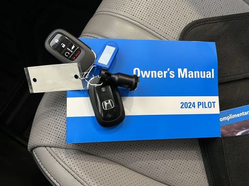 Certified 2024 Honda Pilot Elite image 42
