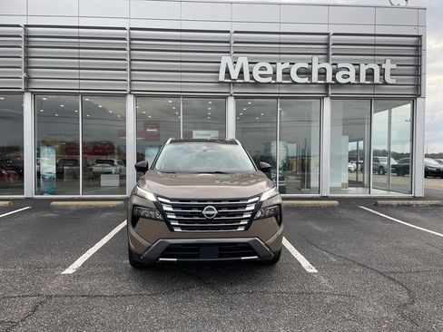 Certified 2024 Nissan Rogue SL image 3