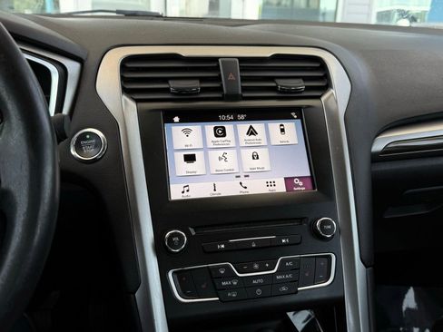 Used 2018 Ford Fusion SE w/ Equipment Group 602A FWD image 34