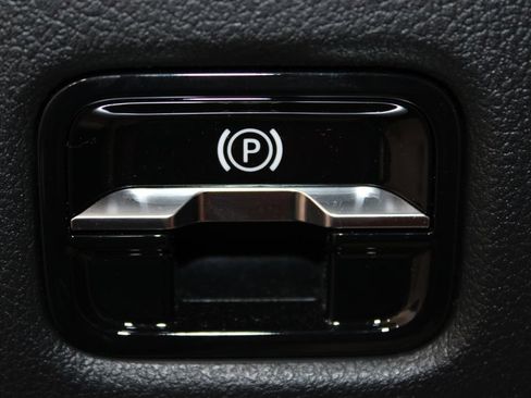 Used 2024 Mercedes-Benz C 300 Sedan image 36
