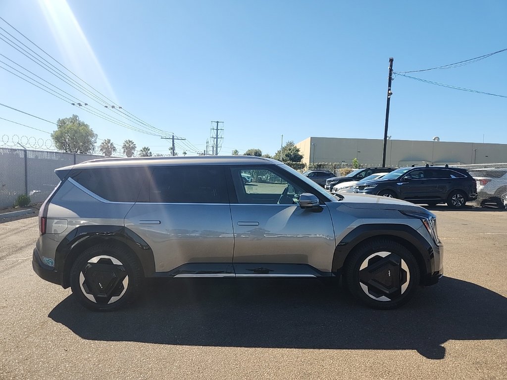 Certified 2024 Kia EV9 Land AWD/4WD image 17