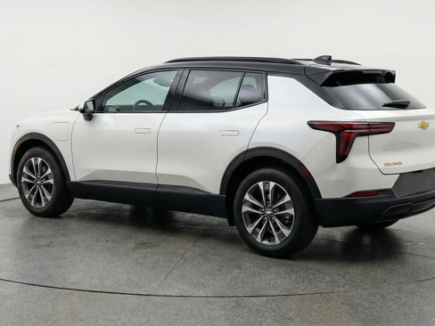 Used 2025 Chevrolet Equinox LT image 6