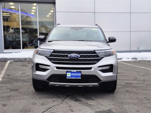 Used 2023 Ford Explorer XLT w/ Equipment Group 202A image 8