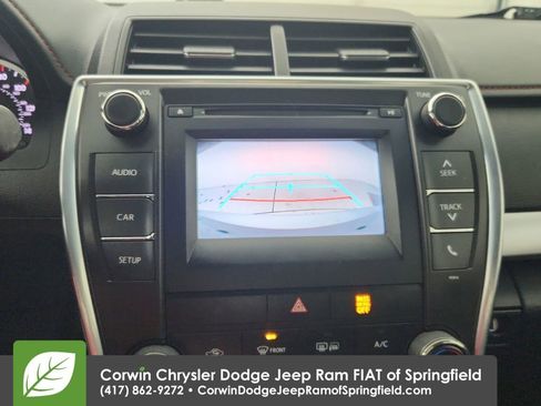 Used 2016 Toyota Camry SE image 25