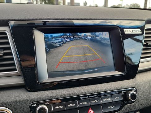 Used 2018 Kia Niro LX FWD image 33