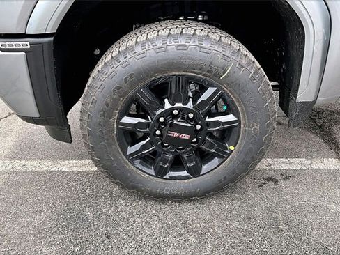 New 2026 GMC Sierra 2500 AT4 w/ AT4 Preferred Package image 12