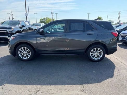 Certified 2021 Chevrolet Equinox LS w/ LS Convenience Package FWD image 4