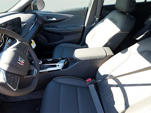 New 2026 Buick Envista Avenir image 9