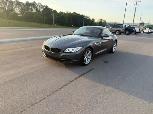 Used 2016 BMW Z4 sDrive28i RWD image 2