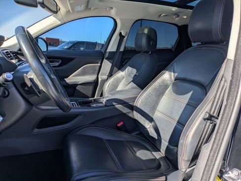 Used 2017 Jaguar F-PACE Prestige image 16