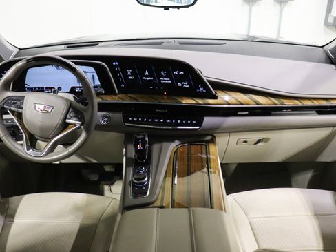 Used 2023 Cadillac Escalade ESV Sport Platinum AWD/4WD image 29