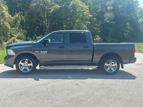 Used 2014 RAM 1500 Express AWD/4WD image 9
