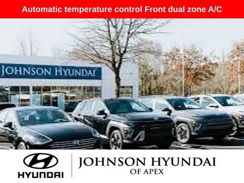 Used 2023 Genesis G70 2.0T image 3