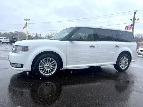 Used 2019 Ford Flex SEL image 16