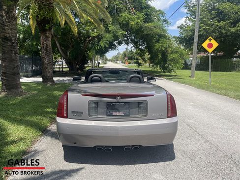 Used 2005 Cadillac XLR image 6