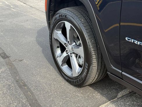 Certified 2023 Jeep Grand Cherokee 4WD 4xe w/ Luxury Tech Group II image 13