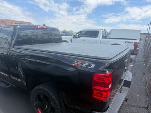 Used 2018 Chevrolet Silverado 1500 LT w/ Redline Edition AWD/4WD image 7