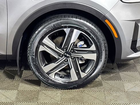 Certified 2023 Kia Sorento EX image 24