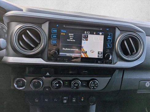 Used 2018 Toyota Tacoma TRD Off-Road image 12