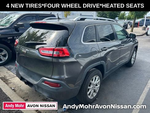 Used 2017 Jeep Cherokee Latitude w/ Cold Weather Group AWD/4WD image 3