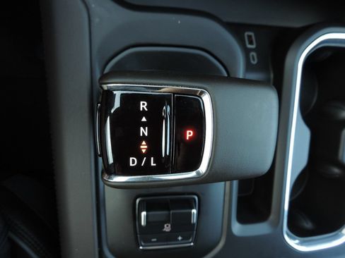 Used 2024 GMC Sierra 1500 Denali AWD/4WD image 30