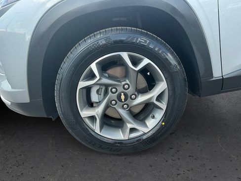 Used 2024 Chevrolet Trax LT w/ Driver Confidence Package FWD image 13