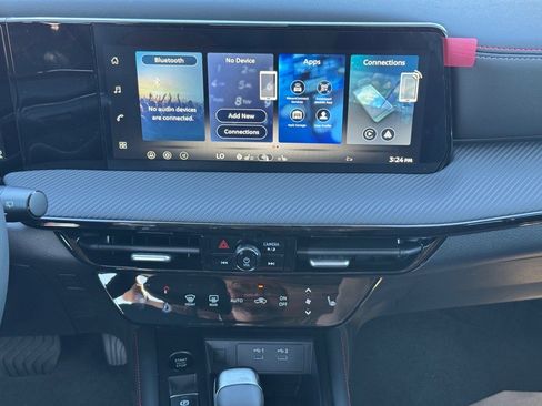 New 2026 Nissan Kicks SR w/ SR Premium Package AWD/4WD image 10