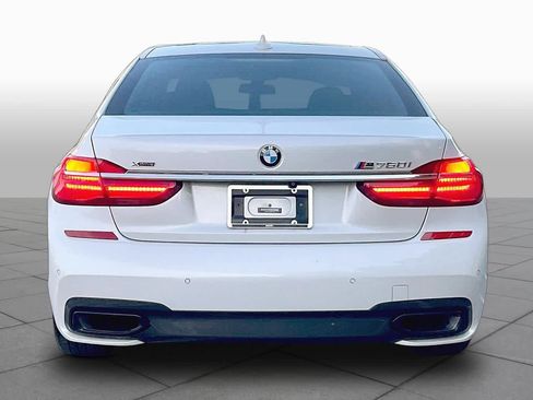 Used 2019 BMW 750i xDrive w/ M Sport Package AWD/4WD image 4