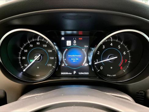 Used 2019 Jaguar F-PACE Premium image 50