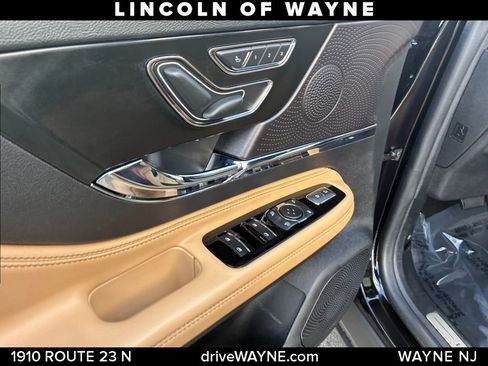 Certified 2023 Lincoln Corsair Reserve w/ Equipment Group 201A AWD/4WD image 12