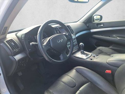 Used 2015 INFINITI Q40 w/ Navigation Package RWD image 9