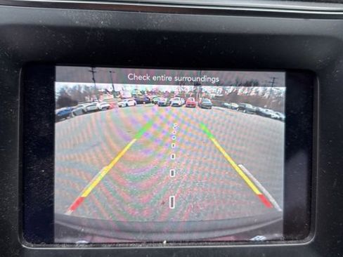 Used 2019 Jeep Cherokee Latitude w/ Popular Appearance Group image 3