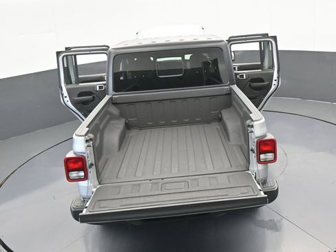 Certified 2024 Jeep Gladiator Sport image 60