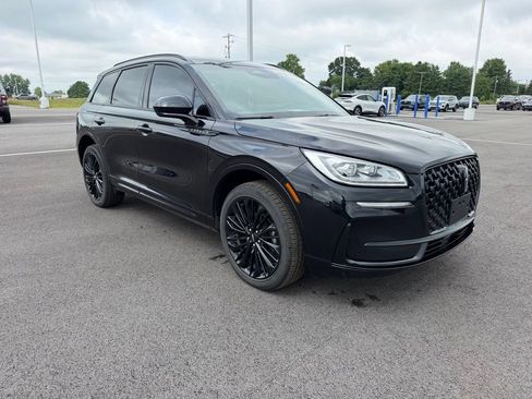 Used 2023 Lincoln Corsair Reserve w/ Jet Appearance Package AWD/4WD image 3