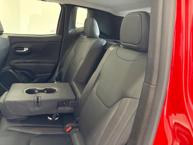 Used 2020 Jeep Renegade Trailhawk w/ Premium Leather Group AWD/4WD image 16