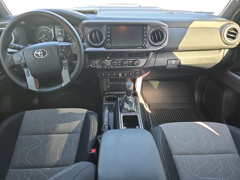 Used 2023 Toyota Tacoma TRD Sport w/ Technology Package AWD/4WD image 9