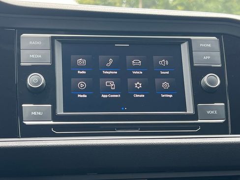 Used 2024 Volkswagen Jetta SE image 22