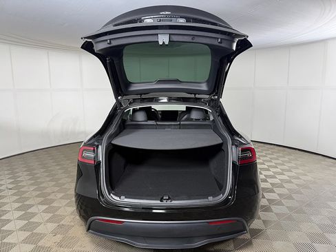 Used 2023 Tesla Model Y Long Range AWD/4WD image 15