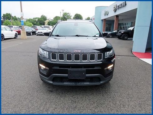 Used 2021 Jeep Compass Latitude w/ Convenience Group AWD/4WD image 3