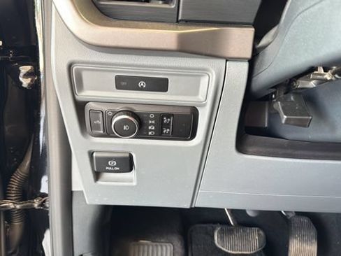 Used 2025 Ford F150 XLT w/ Equipment Group 301A Standard AWD/4WD image 17