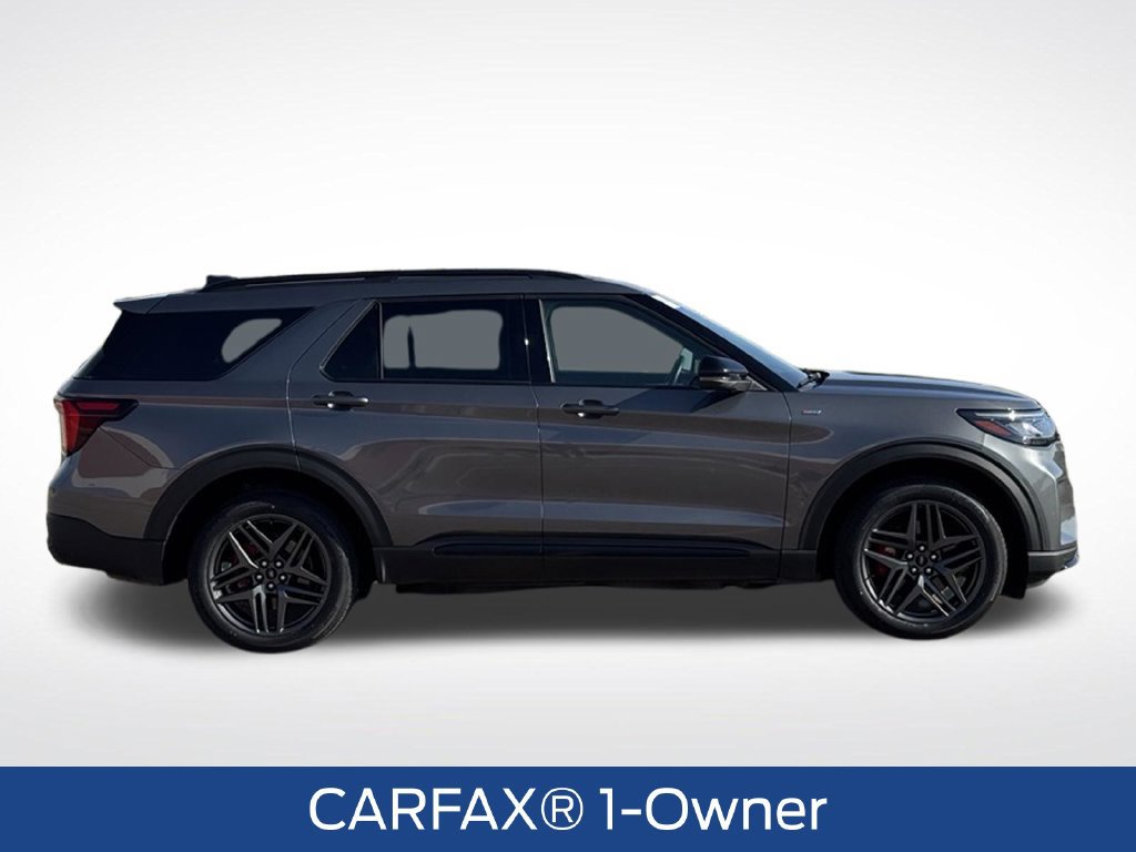Used 2025 Ford Explorer ST-Line w/ Premium Package AWD/4WD image 2