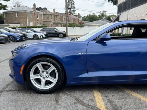 Used 2019 Chevrolet Camaro LT RWD image 2