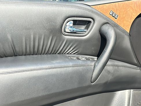 Used 2023 Nissan Armada SL w/ Captain's Chairs Package image 16