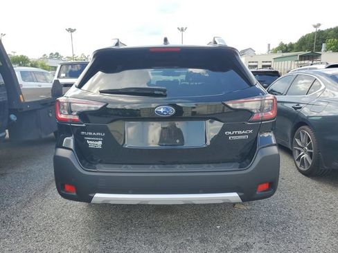 Used 2023 Subaru Outback Touring AWD/4WD image 8