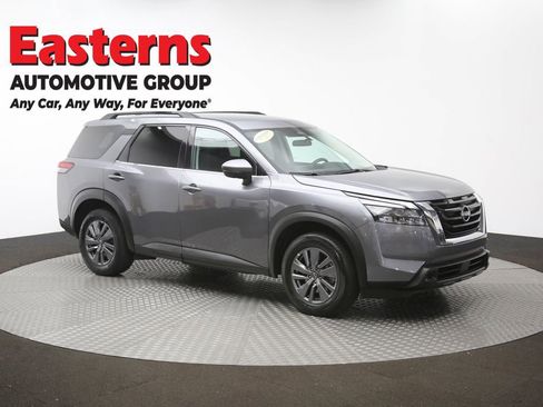 Used 2024 Nissan Pathfinder SV image 47