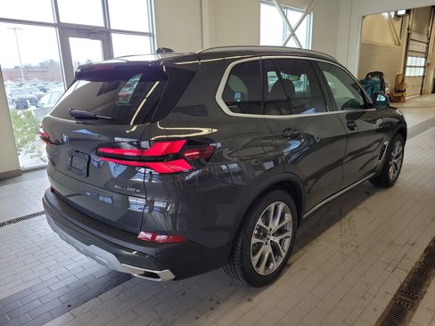 New 2026 BMW X5 xDrive50e image 7
