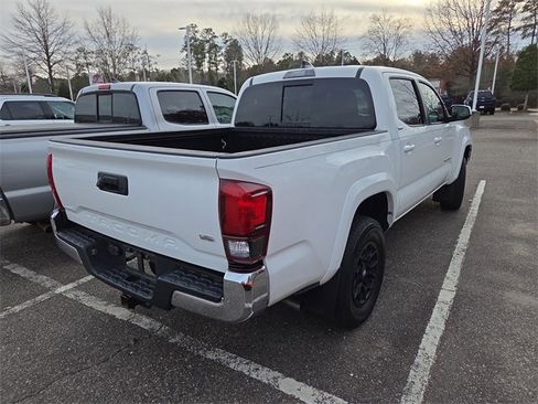 Used 2022 Toyota Tacoma SR5 image 3