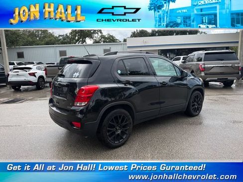 Used 2020 Chevrolet Trax LT w/ LT Convenience Package FWD image 10